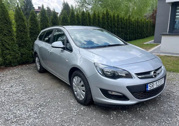 śląskie Opel Astra cena 33800 przebieg: 137000, rok produkcji 2014 z Rybnik